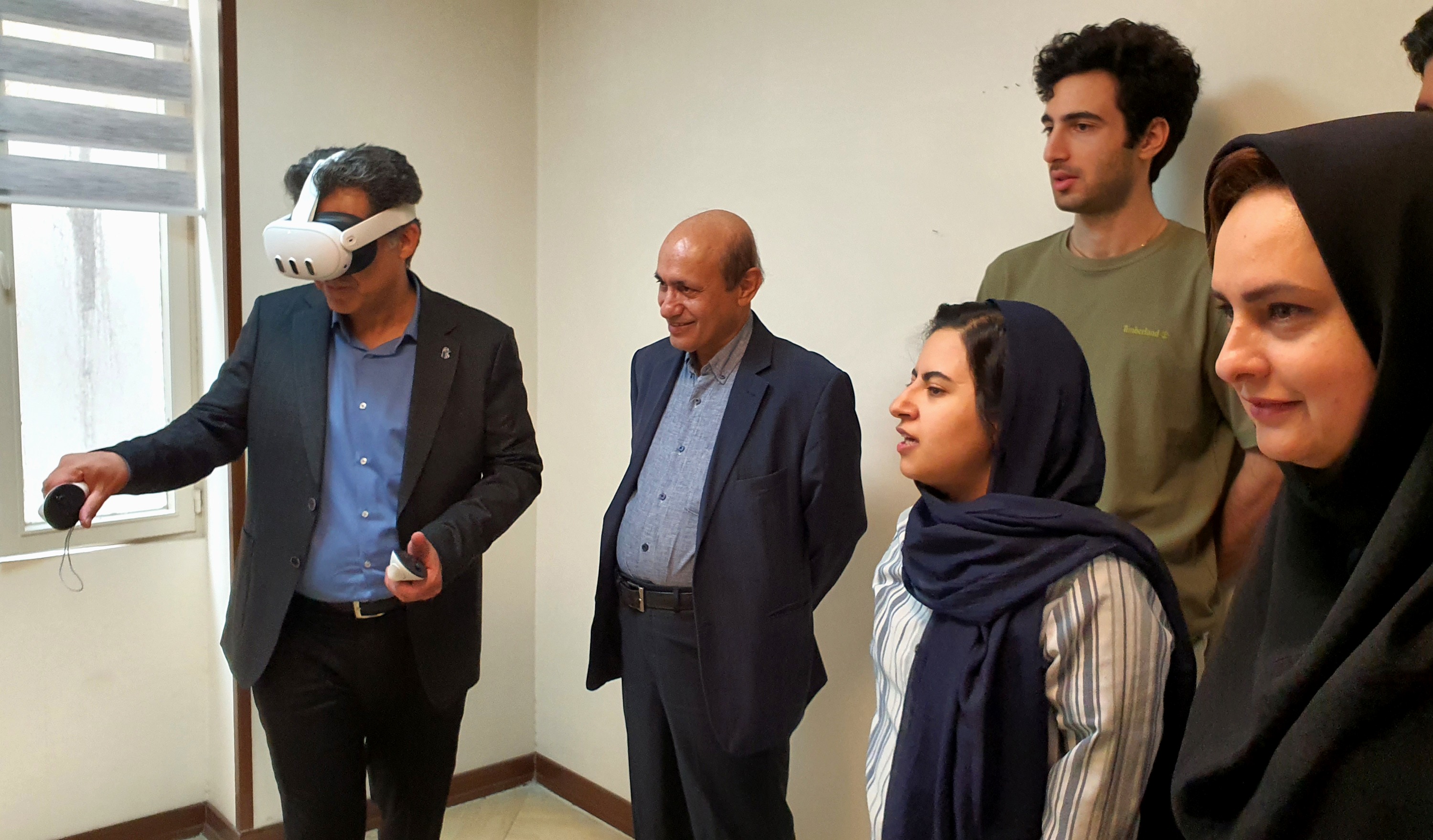 جایگاه خوب دانشگاه علوم پزشکی ایران در تولید دانش/ در حوزه فناوری و طرح های اثرگذار نیاز به تلاش بیشتر داریم